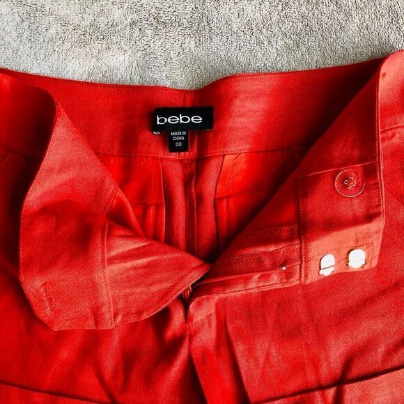 Bebe Women’s Low Rise Short Linen Shorts - Picture 4 of 8